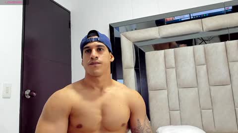 Snapshot of duran_dhikol1 chatting on December 22, 12:39 am duran_dhikol1 online show from December 22, 12:39 am