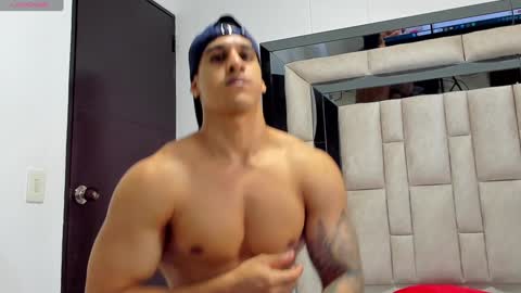 Snapshot of duran_dhikol1 chatting on February 1, 3:08 am duran_dhikol1 online show from February 1, 3:08 am