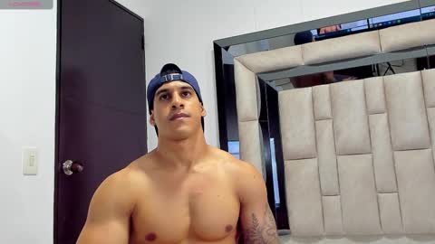 Snapshot of duran_dhikol1 chatting on February 12, 5:37 am duran_dhikol1 online show from February 12, 5:37 am