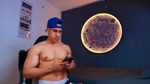 duran_dhikol1 online show from May 15, 1:23 am