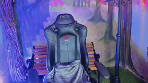 Snapshot of duskybeautyy chatting on December 3, 12:36 pm duskybeautyy online show from December 3, 12:36 pm