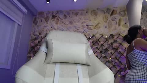 Snapshot of duskybeautyy chatting on January 15, 11:15 am duskybeautyy online show from January 15, 11:15 am