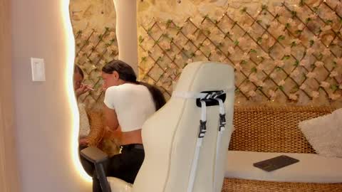 duskybeautyy online show from March 30, 7:37 pm