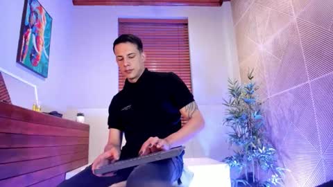 Dustin Sonne online show from October 11, 3:50 am