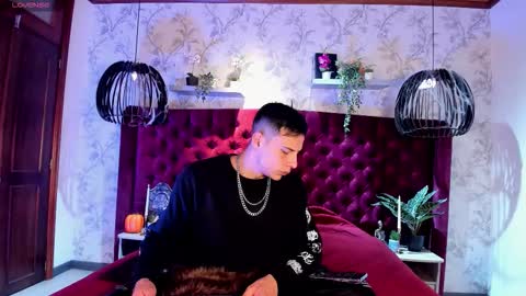 Dustin Sonne online show from November 2, 3:31 am