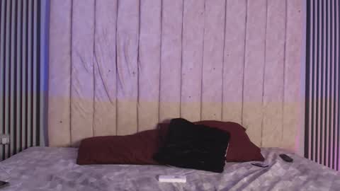 dustinandjordan online show from November 20, 1:44 pm