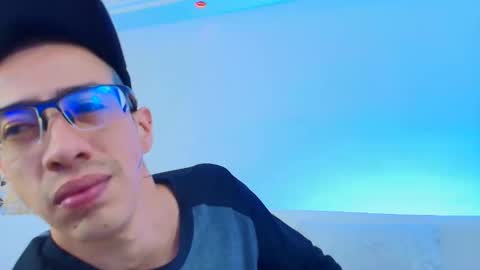 Dustin Dollin online show from March 24, 6:13 pm