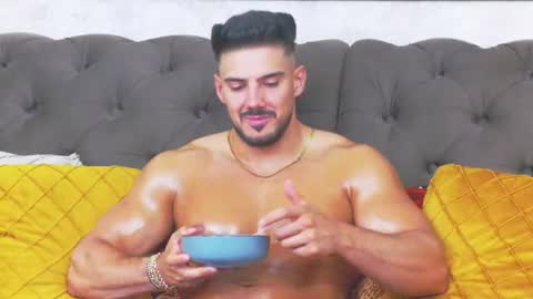 Dustin online show from June 26, 4:39 am