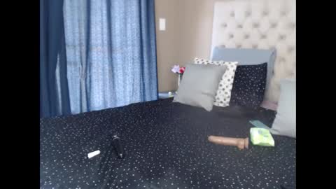 Snapshot of dustydarkfur chatting on December 28, 8:16 am Bebe online show from December 28, 8:16 am