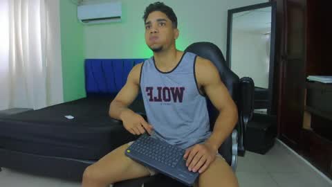 DUSTYN MICHELLE online show from March 20, 3:50 pm