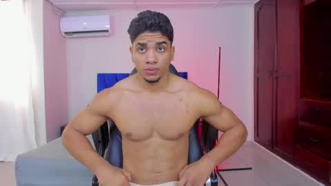 DUSTYN MICHELLE online show from March 24, 2:00 pm