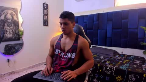 DUSTYN MICHELLE online show from May 23, 2:32 pm