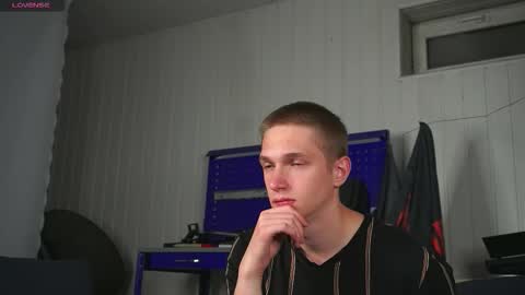 Dustyn online show from September 29, 4:23 pm