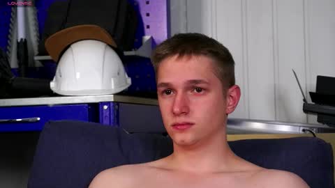 Dustyn online show from January 9, 3:15 pm