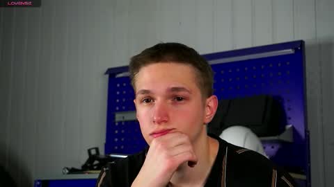 Dustyn online show from February 9, 4:44 pm