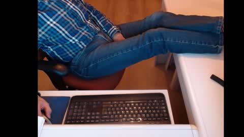 Snapshot of dutchpornking2 chatting on January 1, 5:44 pm dutchpornking2 online show from January 1, 5:44 pm