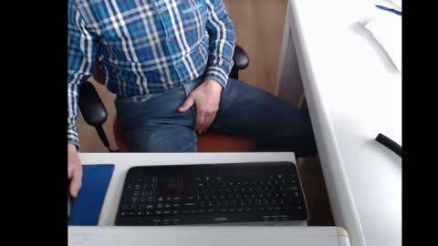 Snapshot of dutchpornking2 chatting on January 18, 11:32 am dutchpornking2 online show from January 18, 11:32 am
