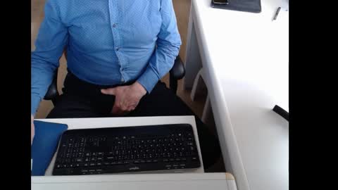 dutchpornking2 online show from May 2, 5:45 am