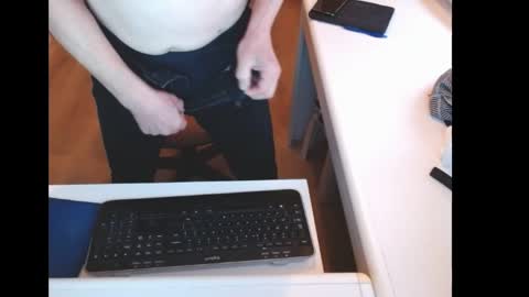 dutchpornking2 online show from May 5, 6:10 am