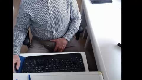 dutchpornking2 online show from May 7, 7:03 am