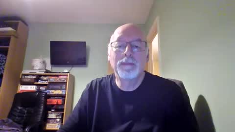 Snapshot of dutchunclejohn chatting on April 3, 7:45 pm DutchUncleJohn online show from April 3, 7:45 pm