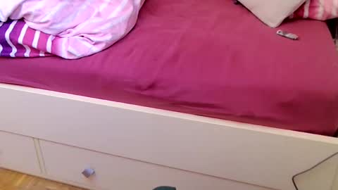 Snapshot of duufy_83 chatting on March 5, 3:41 pm MorgenLatte83 Rene online show from March 5, 3:41 pm