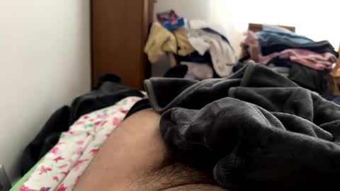 Snapshot of dv0075 chatting on December 15, 12:09 pm dv0075 online show from December 15, 12:09 pm