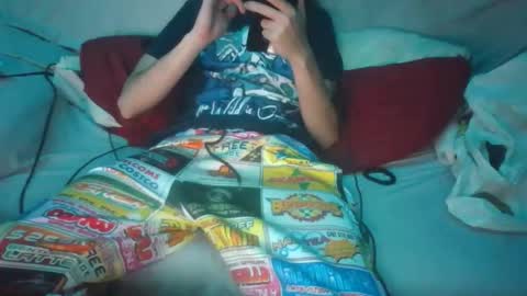 Snapshot of dv3nd3 chatting on October 25, 12:40 am dv3nd3 online show from October 25, 12:40 am