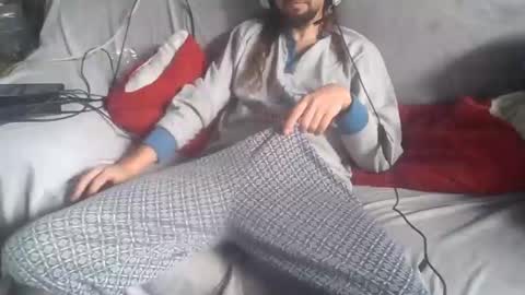 Snapshot of dv3nd3 chatting on November 13, 1:21 pm dv3nd3 online show from November 13, 1:21 pm