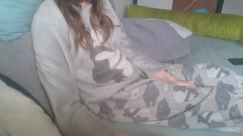 Snapshot of dv3nd3 chatting on February 5, 11:26 am dv3nd3 online show from February 5, 11:26 am