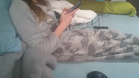 Snapshot of dv3nd3 chatting on February 6, 11:46 am dv3nd3 online show from February 6, 11:46 am