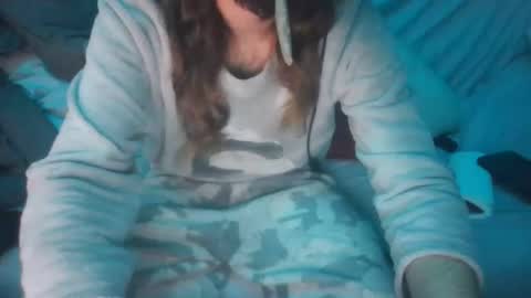 Snapshot of dv3nd3 chatting on February 16, 1:02 am dv3nd3 online show from February 16, 1:02 am