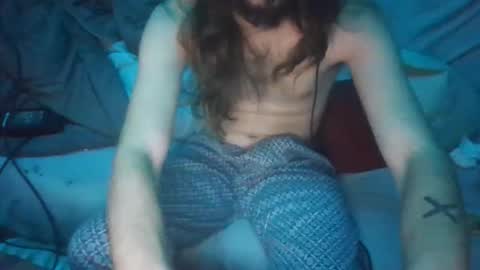 Snapshot of dv3nd3 chatting on February 17, 1:02 am dv3nd3 online show from February 17, 1:02 am