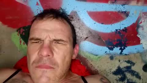 Snapshot of dwadek081704 chatting on September 9, 2:55 am dwadek081704 online show from September 9, 2:55 am