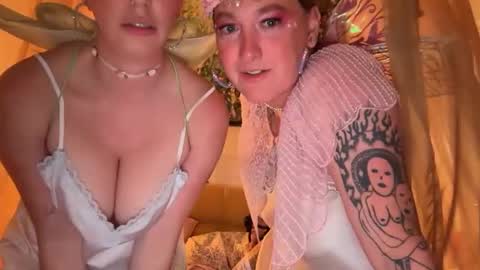 Snapshot of dyke_alikes chatting on November 2, 6:27 am Thelma and Louise online show from November 2, 6:27 am