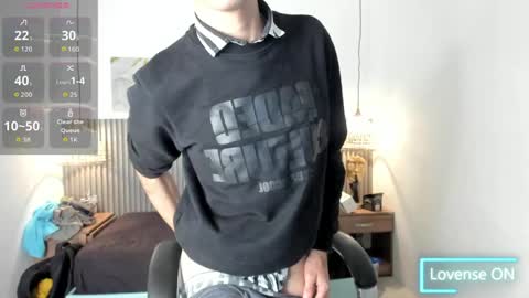 dyla_n18_ online show from May 18, 8:36 pm