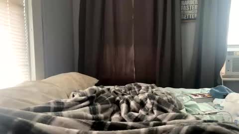 dylan12563 online show from April 3, 9:13 pm