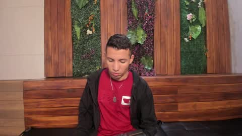 Snapshot of dylan_ross_ chatting on April 2, 11:30 am Dylan online show from April 2, 11:30 am