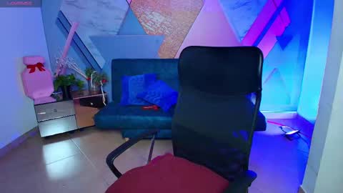 Snapshot of dylan_rossee chatting on February 19, 4:44 am DYLAN  online show from February 19, 4:44 am