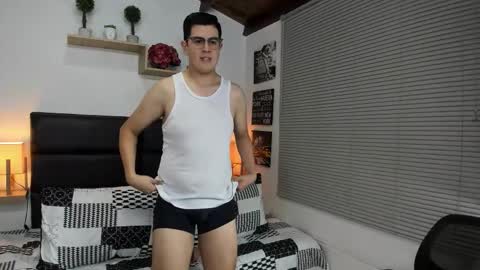  DYLAN SANTIAGO  online show from December 18, 10:05 pm