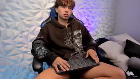 Dylan online show from October 15, 1:44 pm