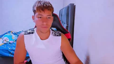 Snapshot of dylan_yvt chatting on March 4, 1:50 pm yohe online show from March 4, 1:50 pm