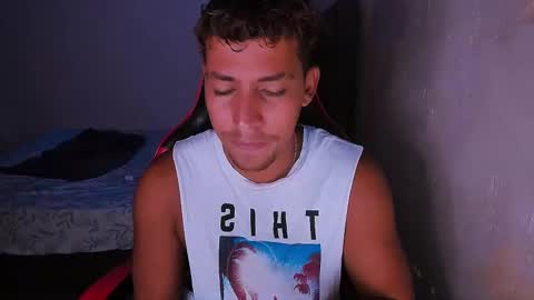 Snapshot of dylan_yvt chatting on March 7, 12:07 am yohe online show from March 7, 12:07 am