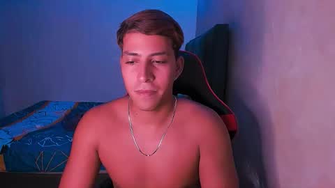 Snapshot of dylan_yvt chatting on March 10, 10:48 pm yohe online show from March 10, 10:48 pm