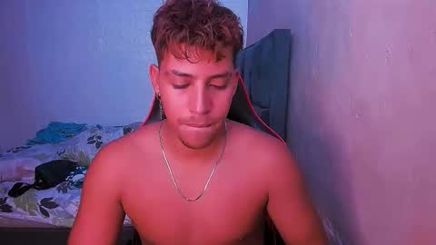 Snapshot of dylan_yvt chatting on March 19, 11:09 pm yohe online show from March 19, 11:09 pm