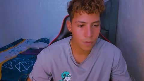 Snapshot of dylan_yvt chatting on March 28, 10:53 pm yohe online show from March 28, 10:53 pm