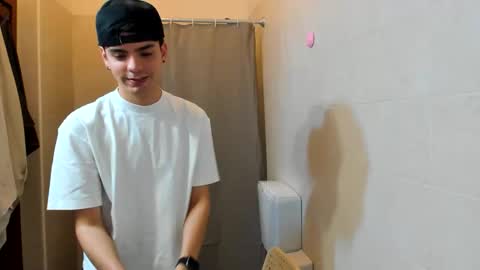 D Y L A N online show from February 6, 6:44 pm