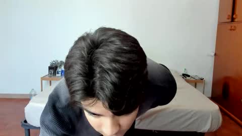 D Y L A N online show from April 17, 9:12 am