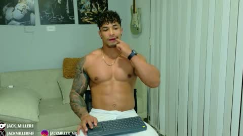 Snapshot of dylanrivera_ chatting on November 19, 1:38 am Dylan Rivera online show from November 19, 1:38 am