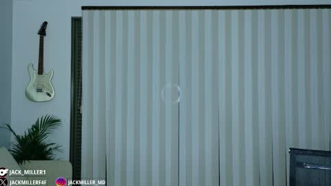 Snapshot of dylanrivera_ chatting on December 16, 11:21 pm Dylan Rivera online show from December 16, 11:21 pm